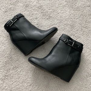 Wedge ankle boot